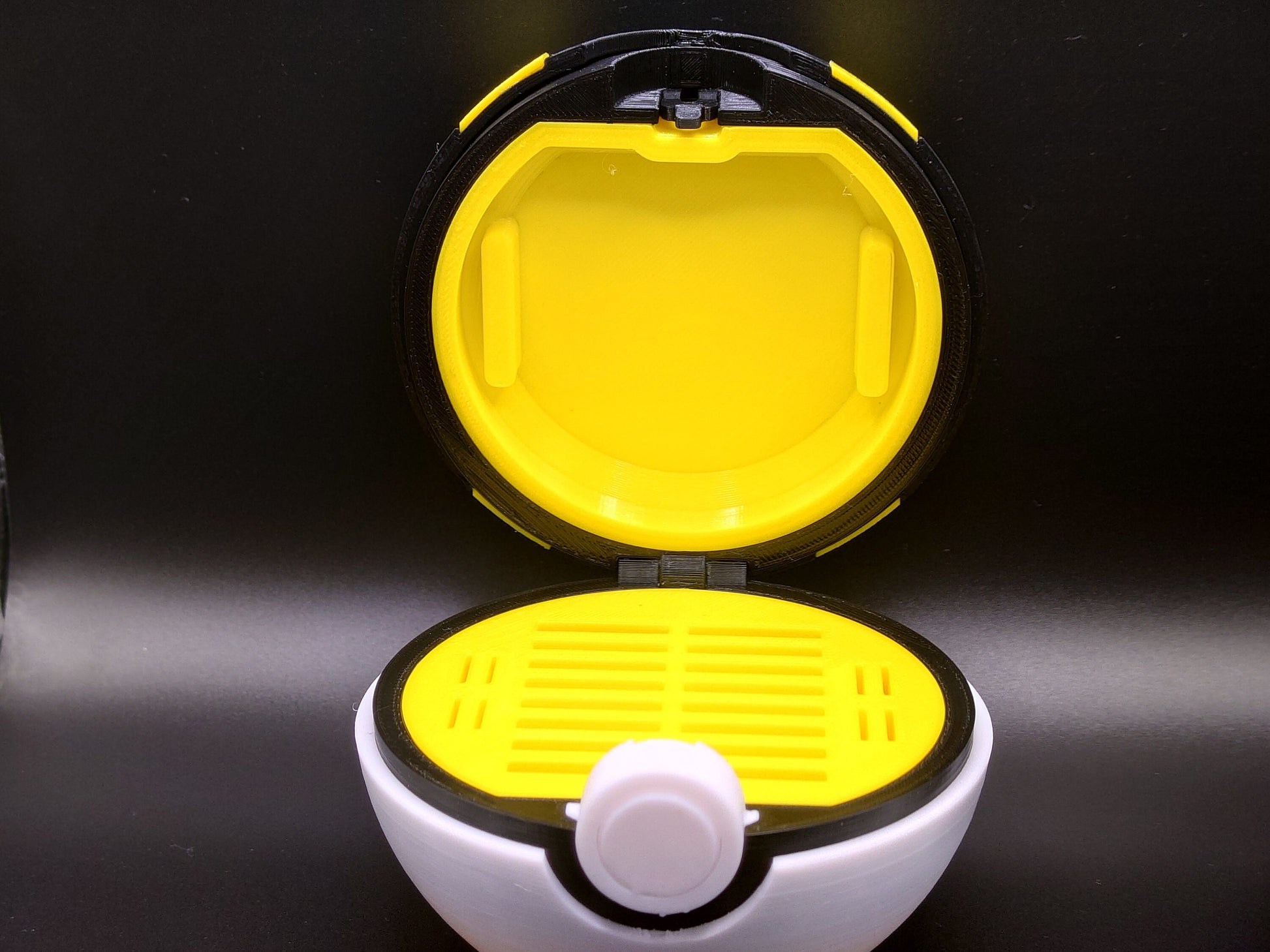 Pokemon Ultra Ball Nintendo Switch / switch 2 Game Card & Micro SD Holder